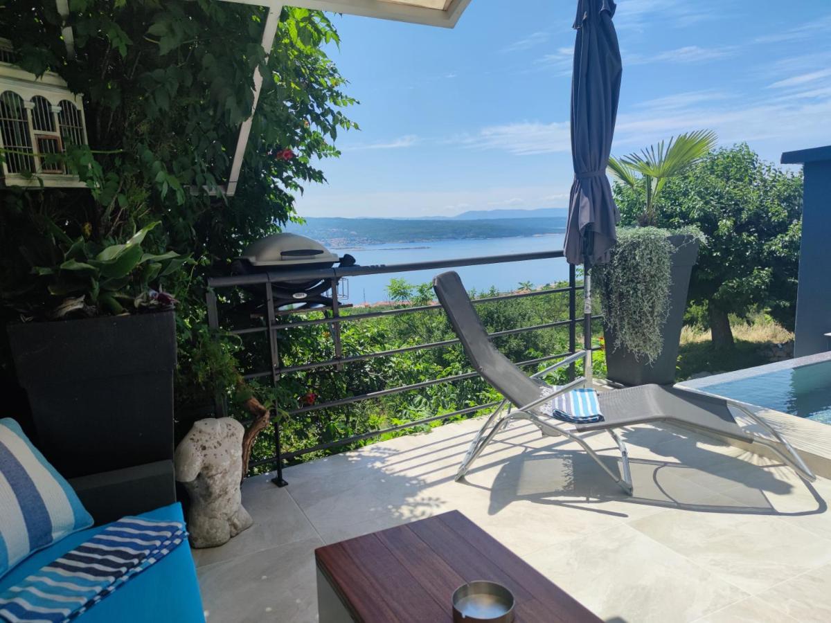 Art Gallery House With A Small Relaxing Pool Crikvenica Exterior photo